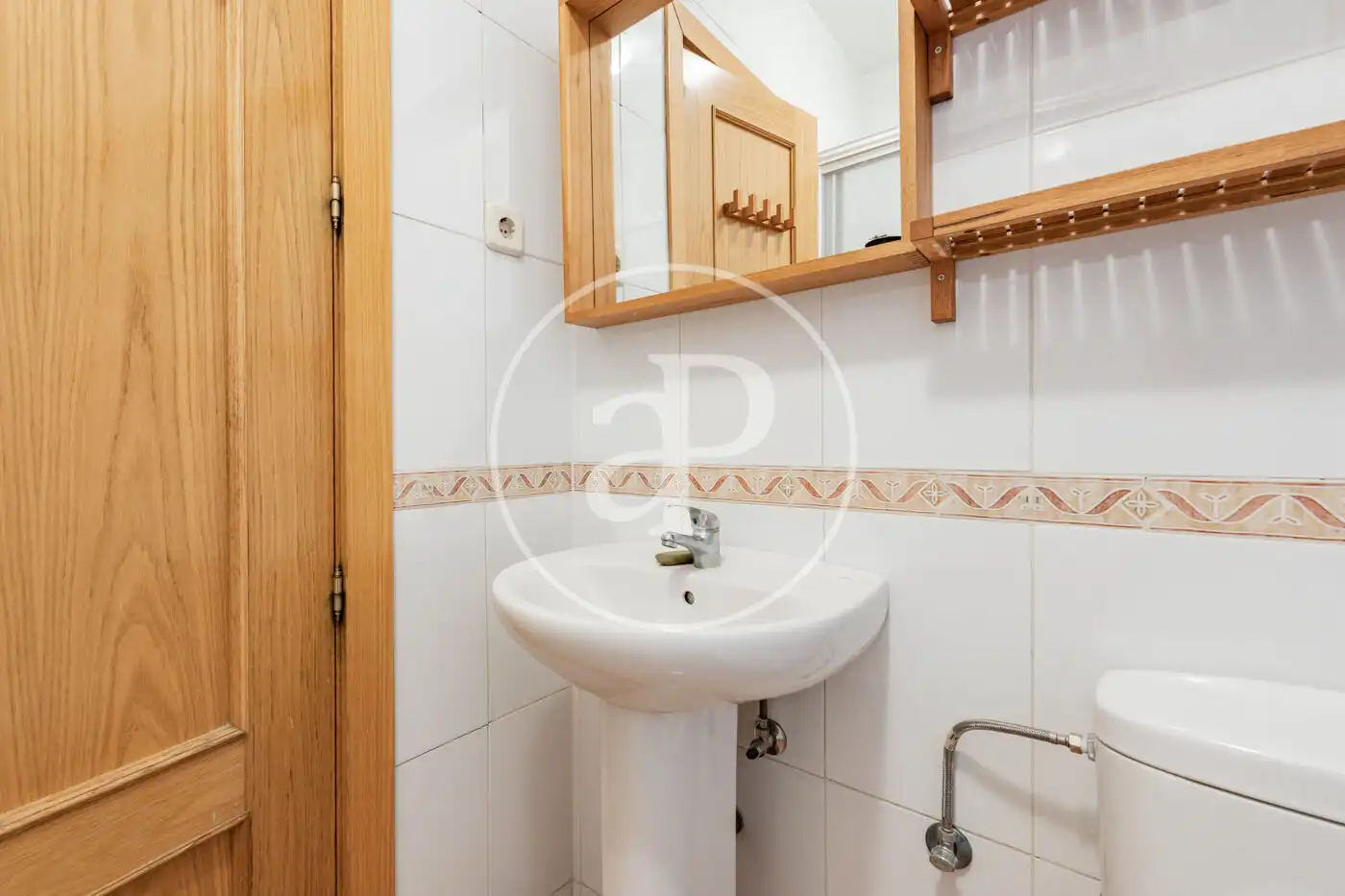 Bathroom of Flat for sale in Madrid  with Heating