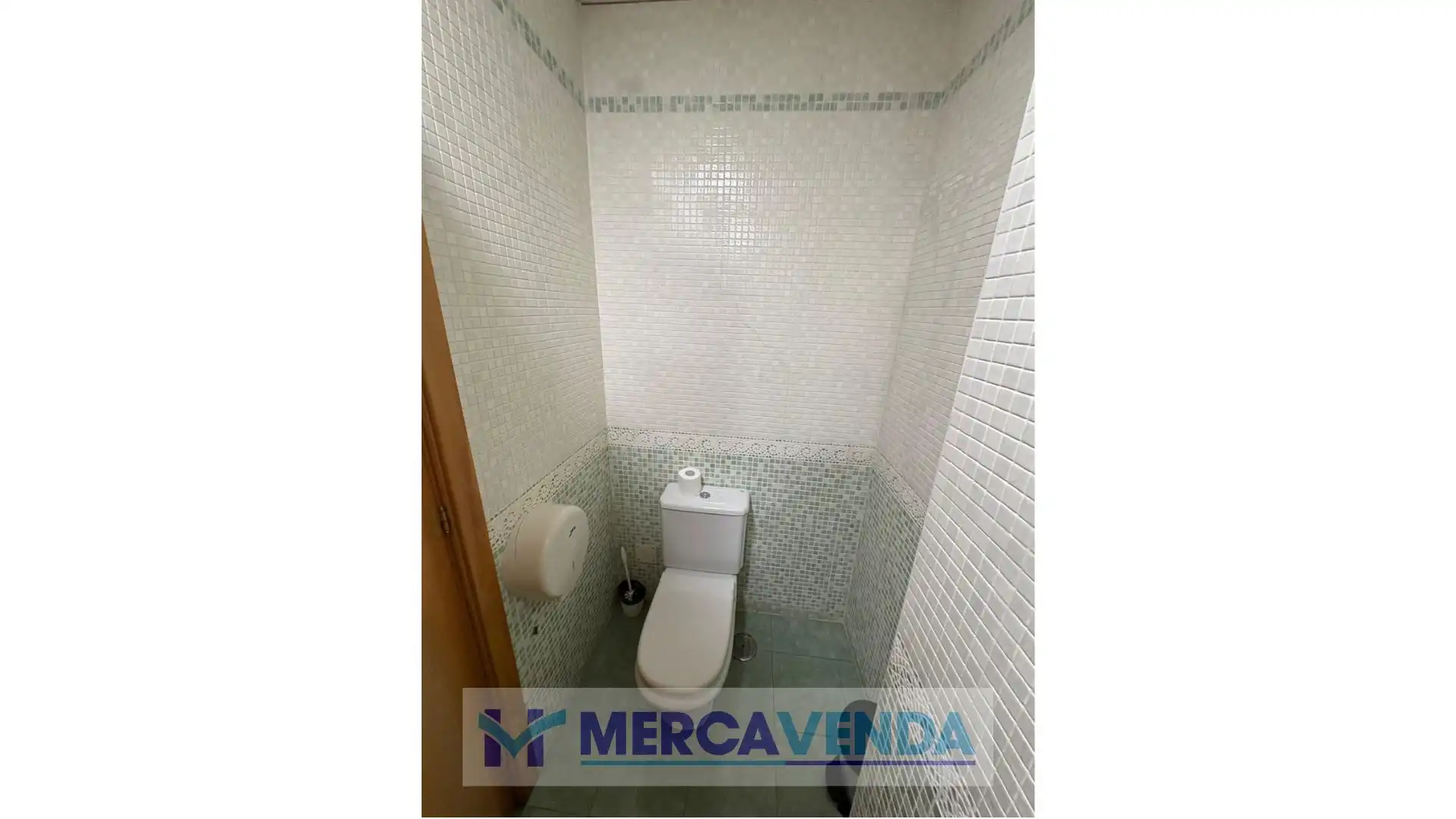 Baño de Local de alquiler en Ponteareas con Calefacción y Amueblado