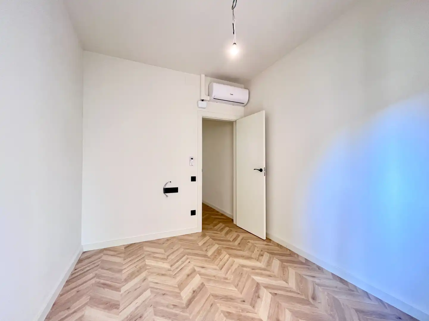 Flat for sale in Barcelona  with Air Conditioner, Heating and Parquet flooring