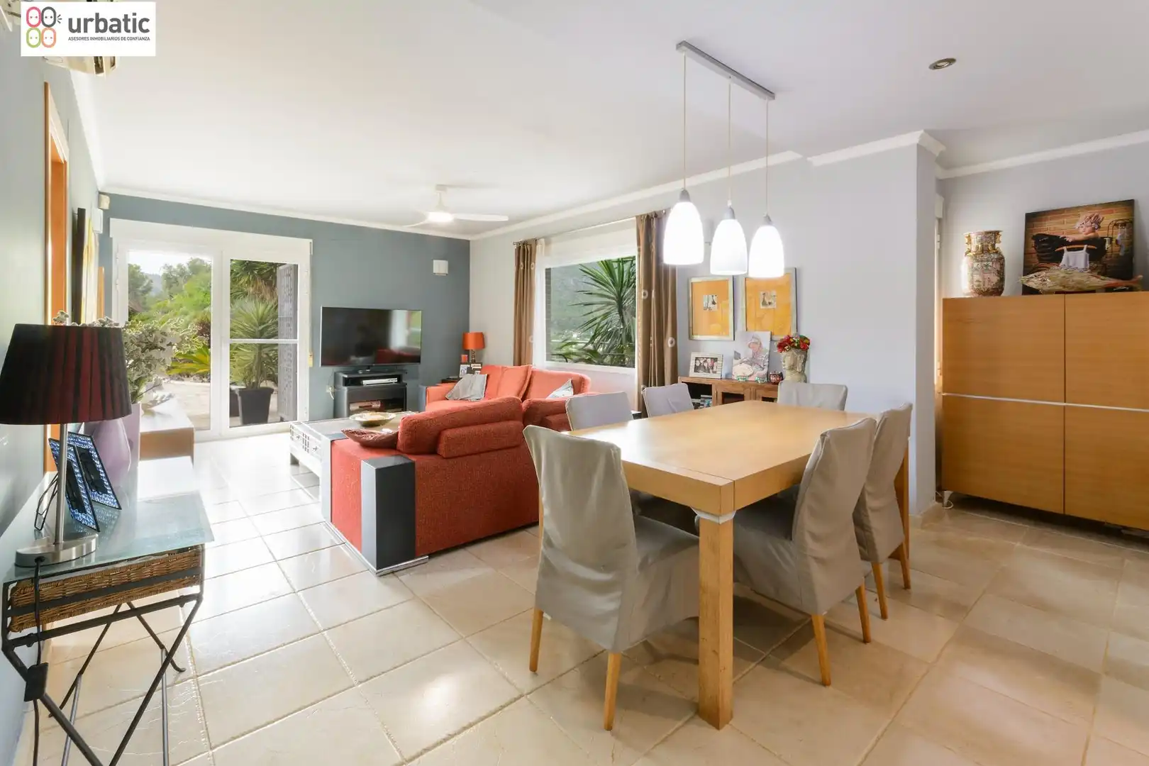 Chalet con jardín en venta en Urbanizaciones, imagen 3