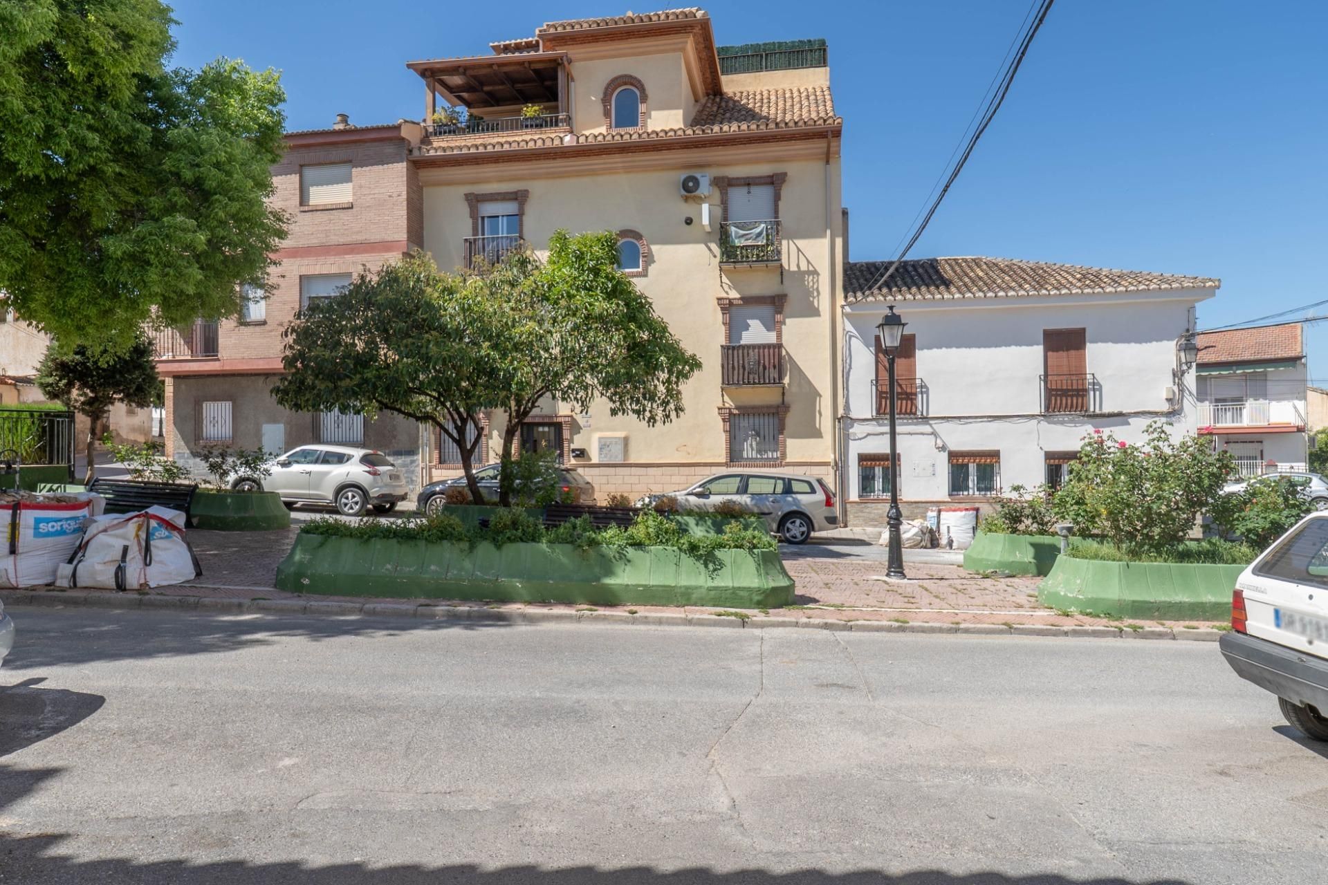 Vista exterior de Casa o xalet en venda en La Zubia