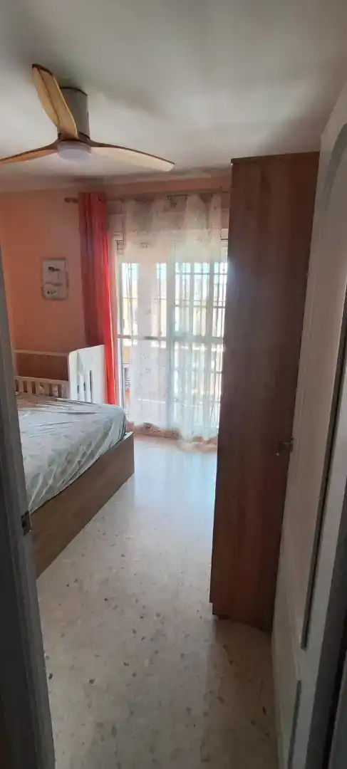 Dormitori de Casa adosada en venda en Algeciras amb Balcó