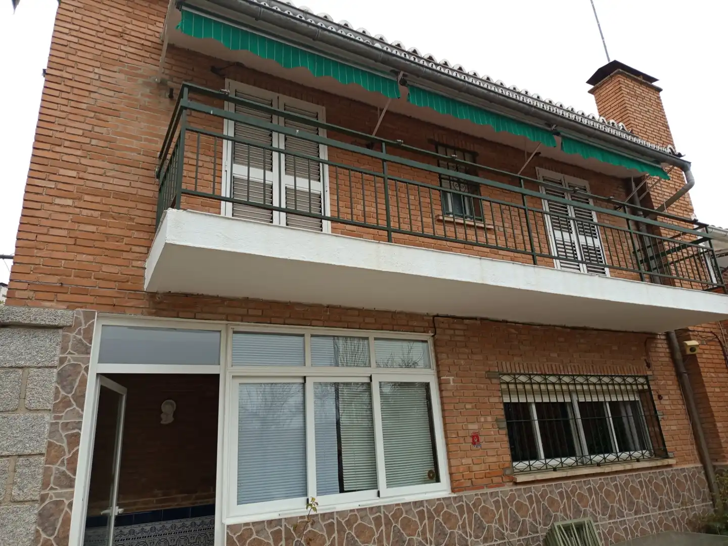 Vista exterior de Casa o xalet en venda en Navalcarnero amb Aire condicionat, Calefacció i Jardí privat