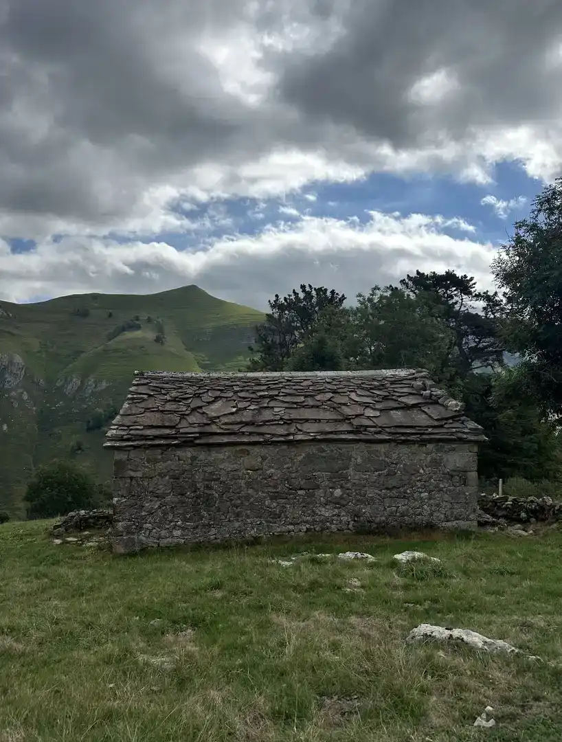 Vista exterior de Finca rústica en venda en San Roque de Riomiera