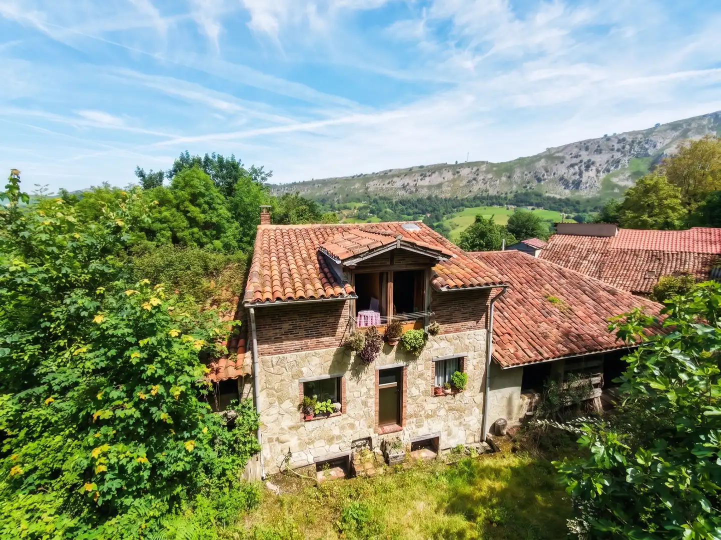 Vista exterior de Casa o xalet en venda en Llanes amb Calefacció