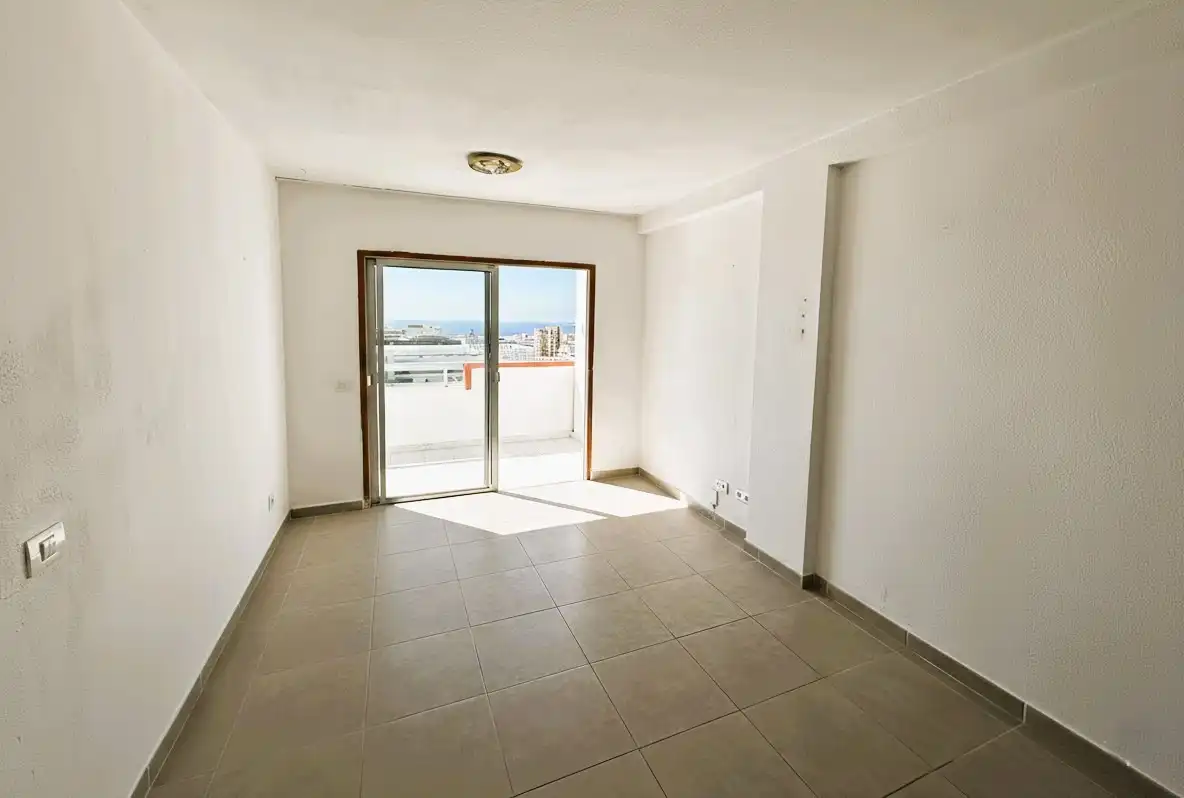 Apartament amb terrassa en venda a Avenida Avenida Santiago Puig 7, imagen 2
