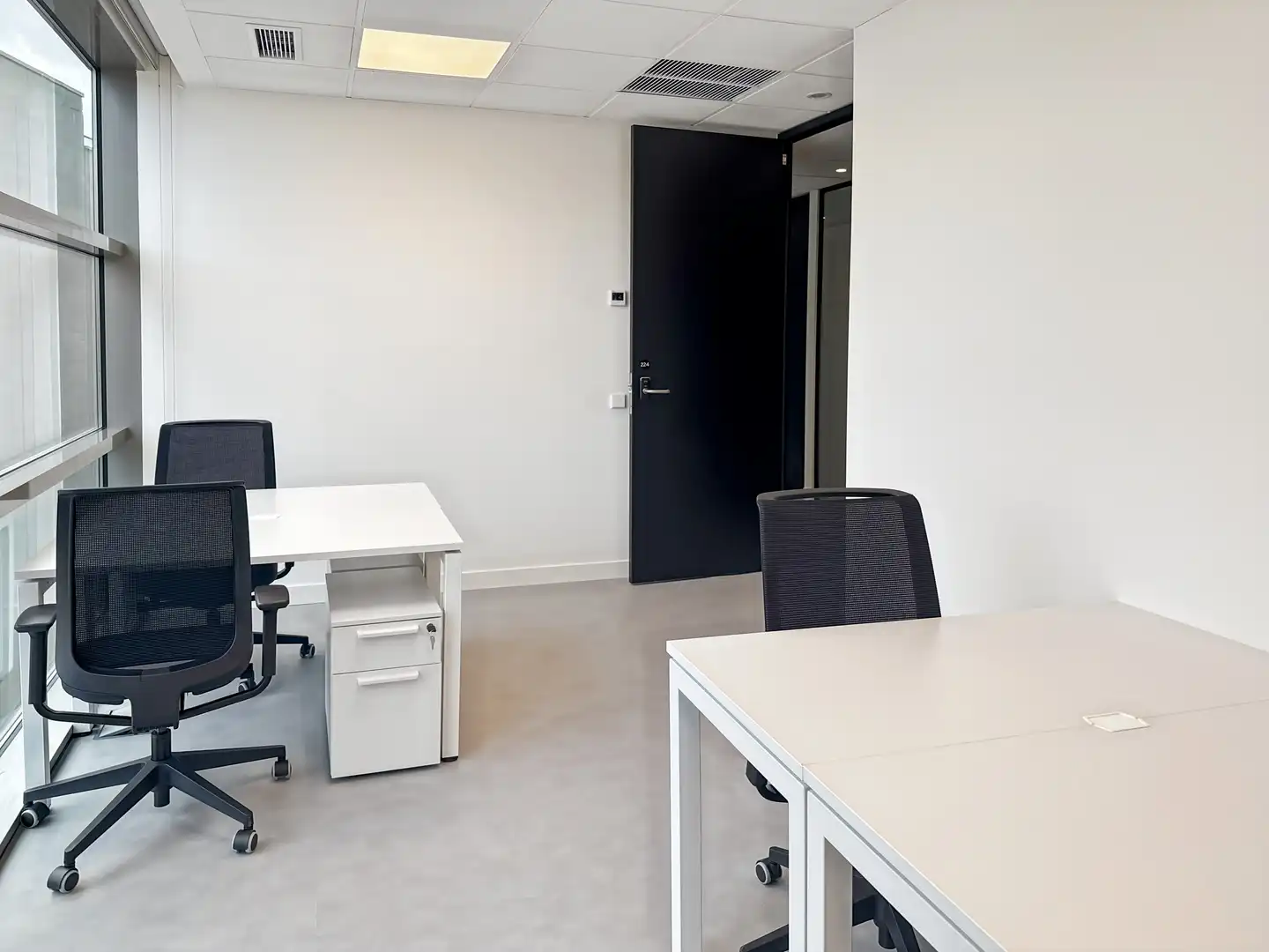 Office for rent in Madrid  with Air Conditioner, Heating and Furnished