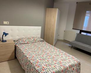Apartment to share in Salesas