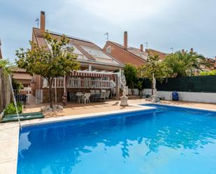 Swimming pool of House or chalet for sale in Arroyomolinos (Madrid)  with Air Conditioner, Terrace and Swimming Pool