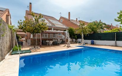 Swimming pool of House or chalet for sale in Arroyomolinos (Madrid)  with Air Conditioner, Terrace and Swimming Pool