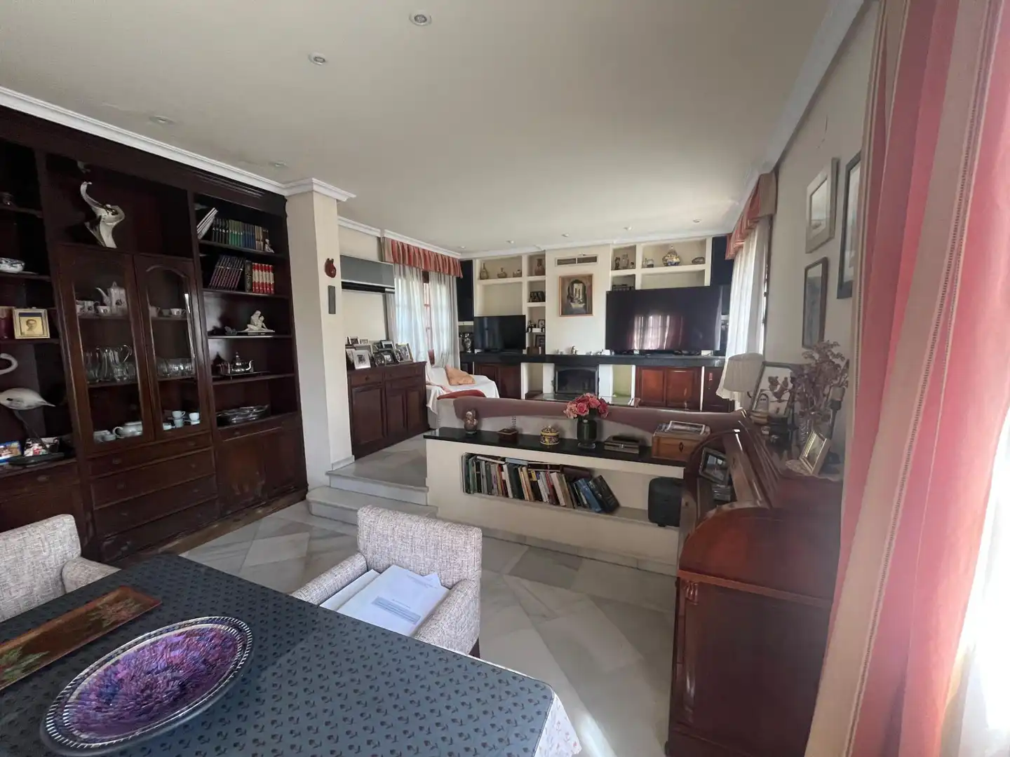 Sala d'estar de Casa o xalet en venda en Mairena del Aljarafe amb Piscina comunitària