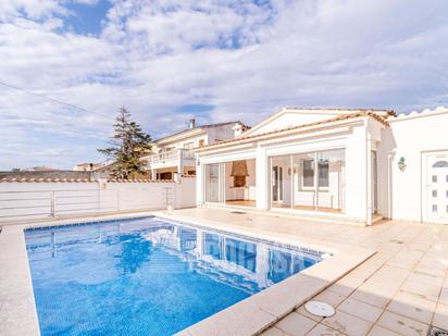 Piscina de Casa o xalet en venda en Empuriabrava amb Aire condicionat, Calefacció i Piscina