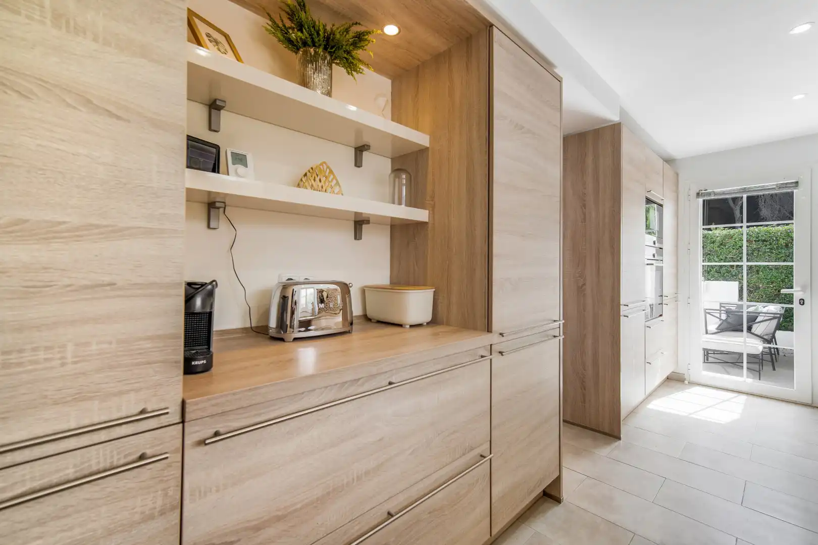 Cuina de Casa adosada en venda en Marbella amb Aire condicionat, Jardí privat i Terrassa