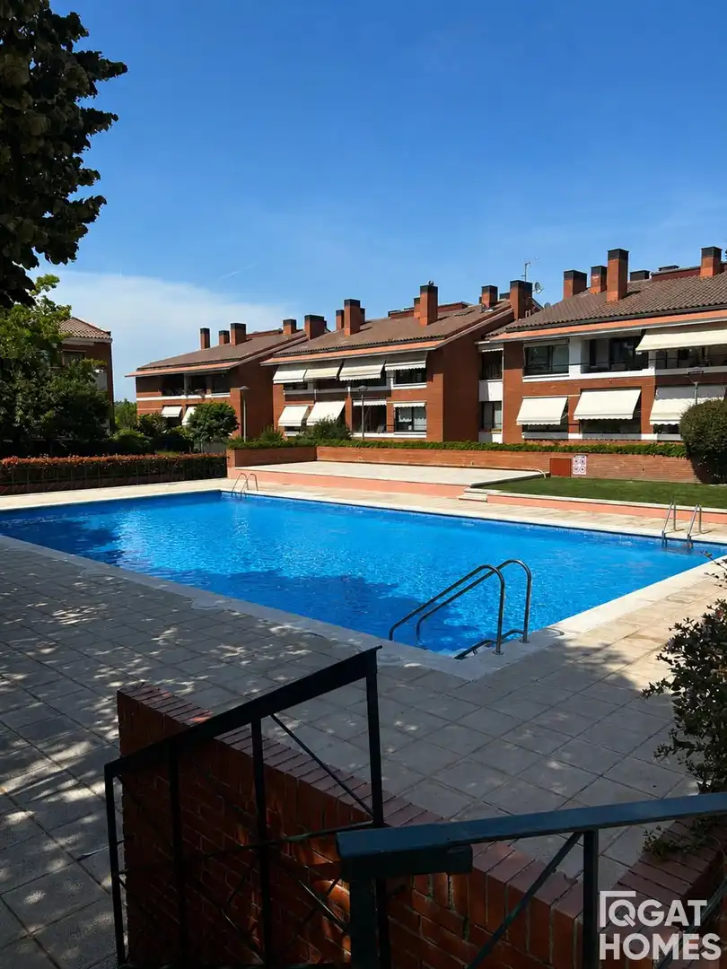Piscina de Piso de alquiler en Sant Cugat del Vallès con Aire acondicionado, Calefacción y Terraza