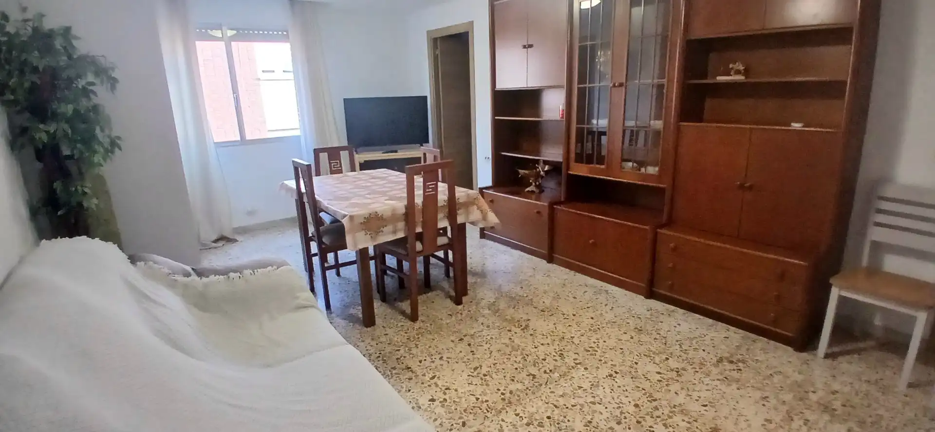 Sala d'estar de Pis per a compartir en Almería amb Aire condicionat, Terrassa i Moblat