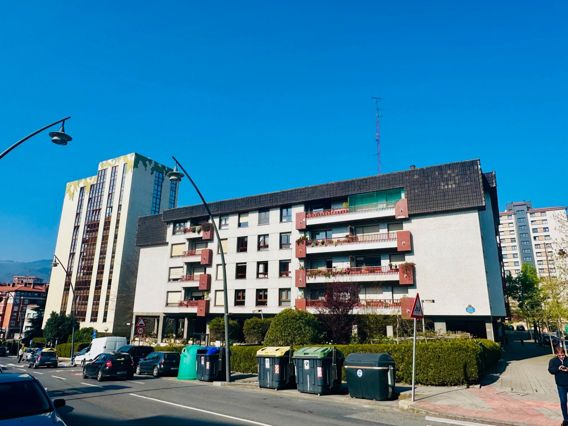 Vista exterior de Pis en venda en Bilbao  amb Calefacció, Terrassa i Traster
