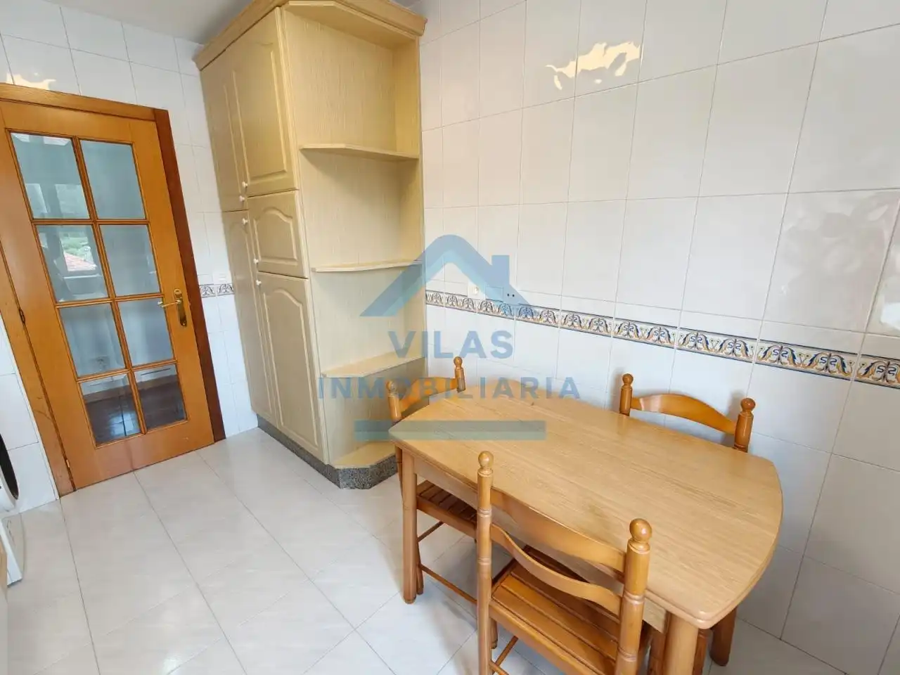 Cocina de Dúplex de alquiler en Brión con Calefacción, Trastero y Piscina