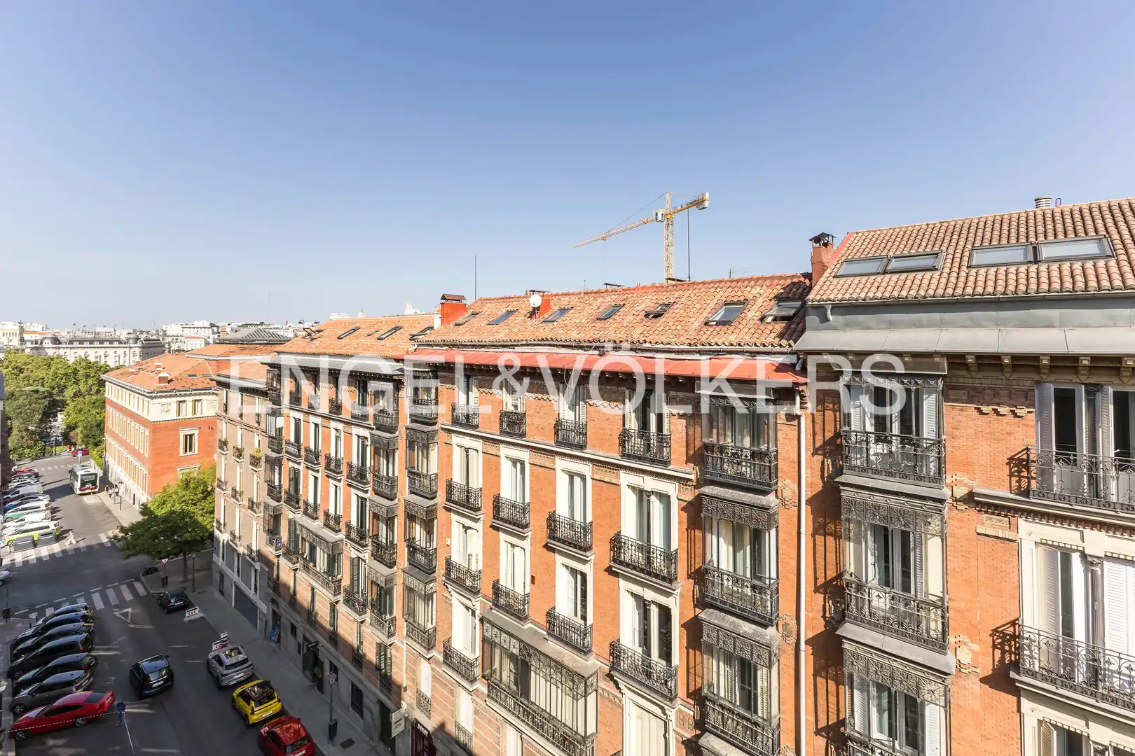 Außenansicht von Wohnung zur Miete in Madrid mit Klimaanlage, Heizung und Terrasse