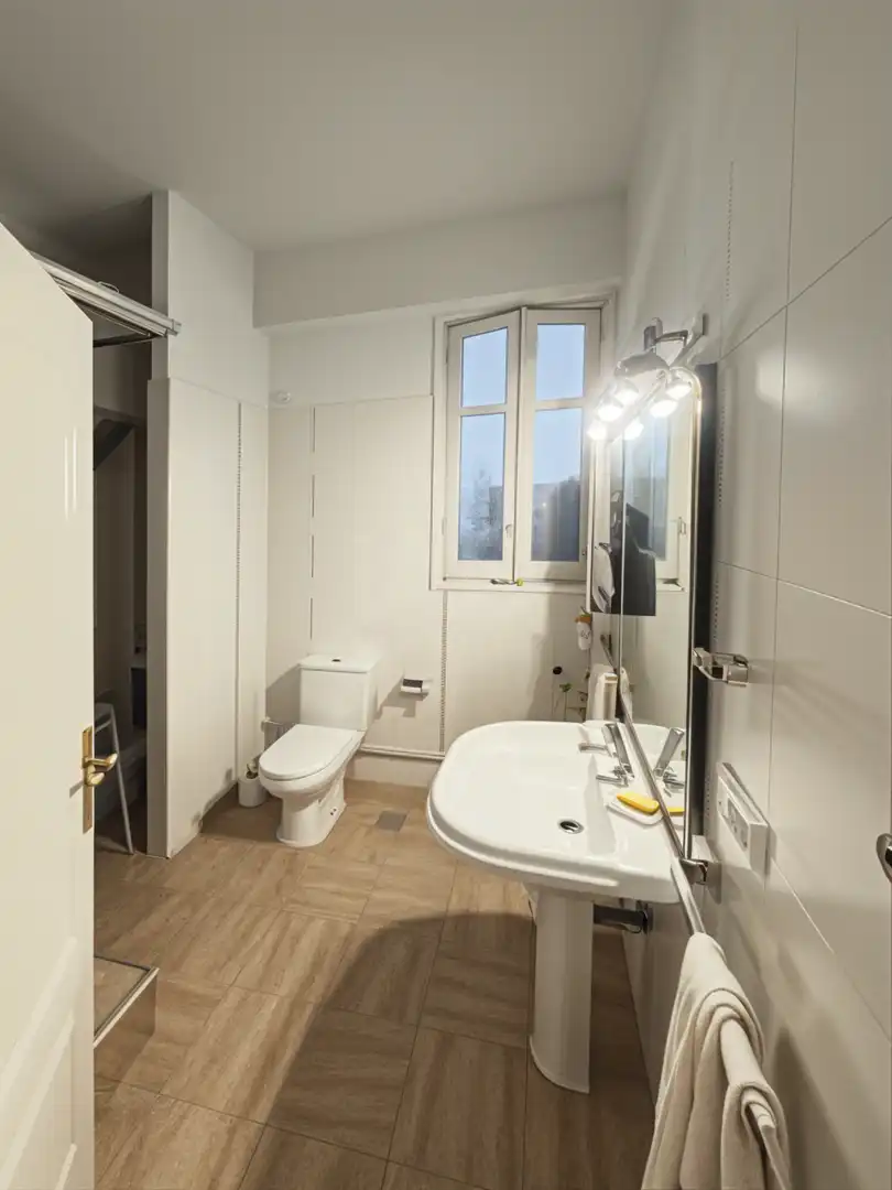Baño de Piso en venta en Sevilla con Aire acondicionado y Calefacción