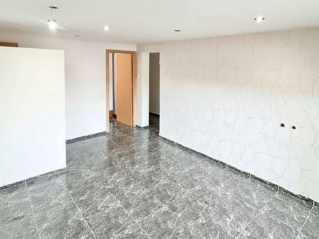 Piso en venta en Terrassa con Balcón
