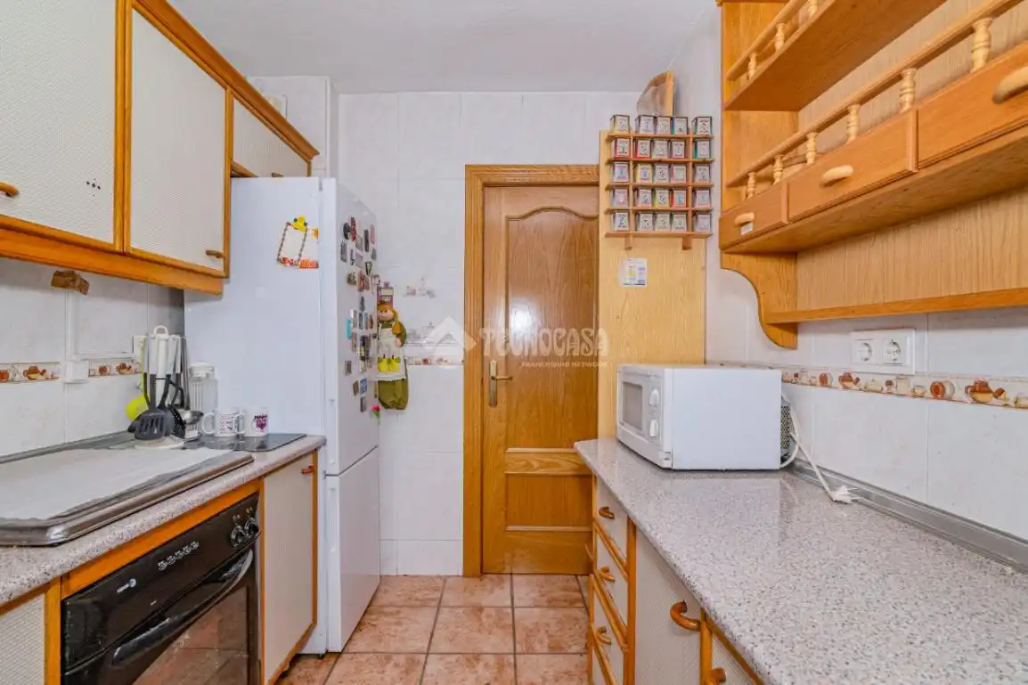 Cocina de Piso en venta en Granada con Calefacción y Balcón