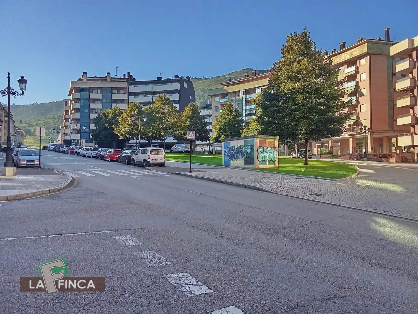 Außenansicht von Wohnung zum Verkauf in Oviedo  mit Heizung, Terrasse und Abstellraum