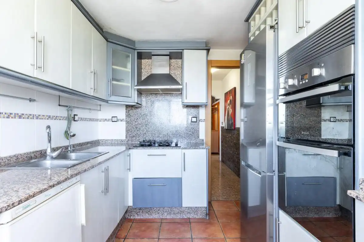 Cocina de Piso en venta en Catarroja con Calefacción y Trastero