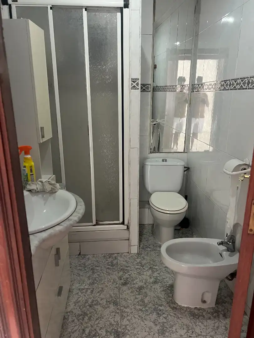 Baño de Piso en venta en Badalona con Horno, Balcón y Alarma