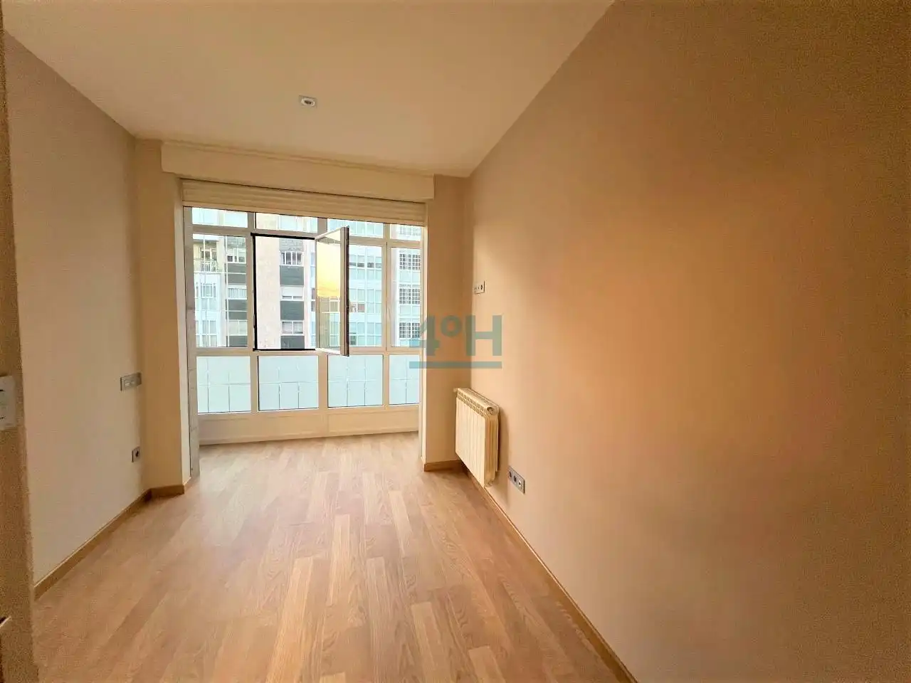 Habitación de Piso en venta en Ourense Capital  con Calefacción