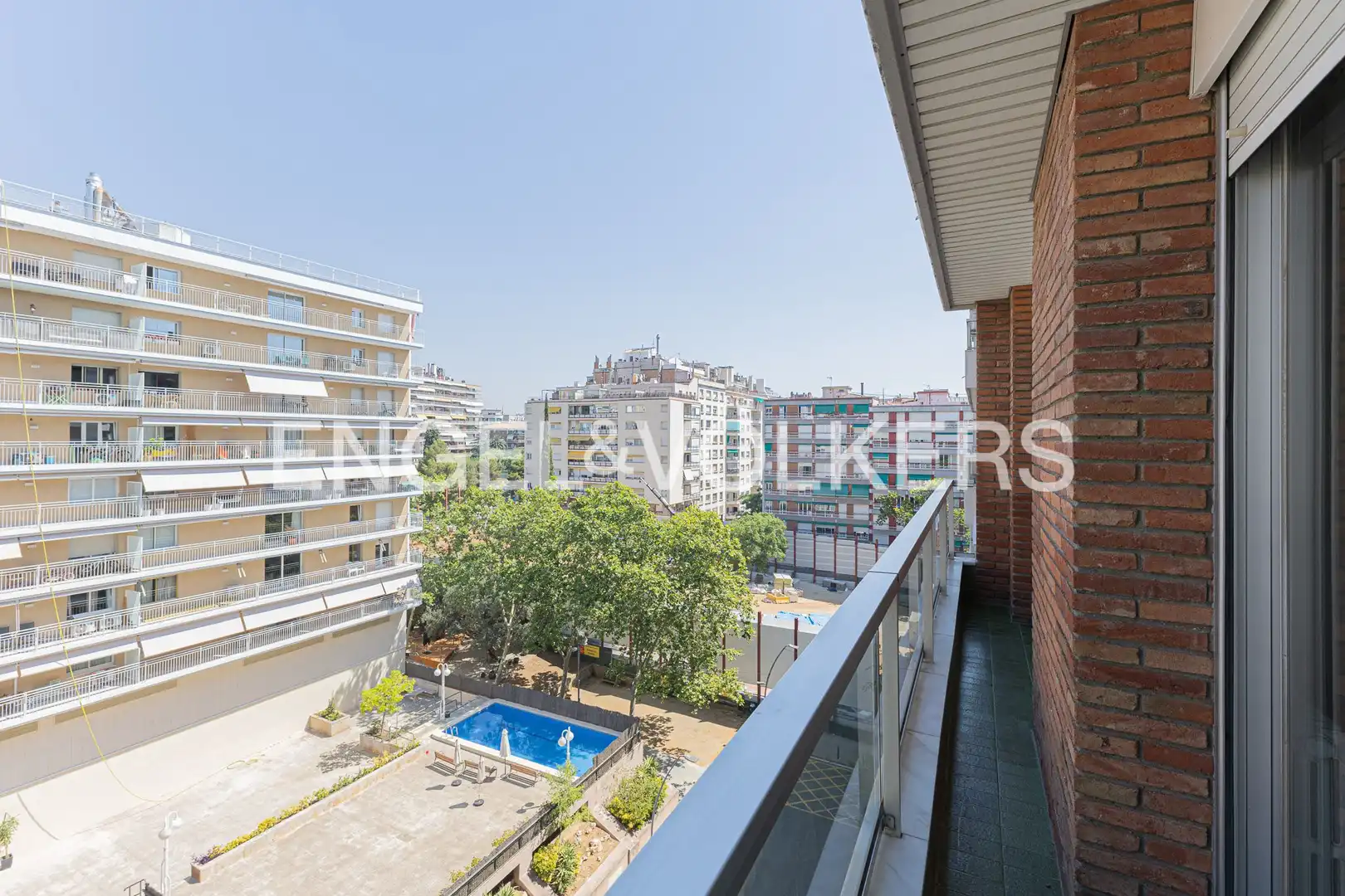 Terrassa de Pis en venda en Barcelona amb Aire condicionat, Calefacció i Jardí privat
