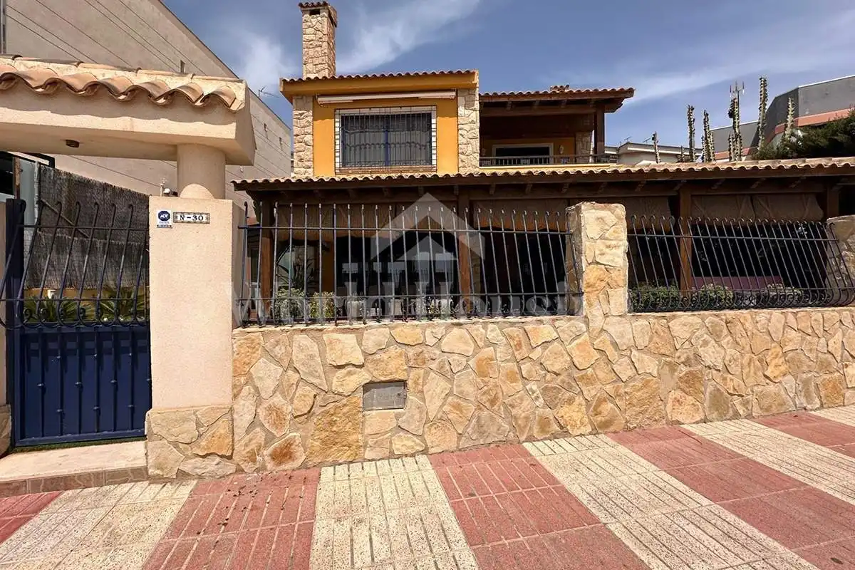 Chalet con terraza en venta en SANTIAGO BERNABEU, imagen 2