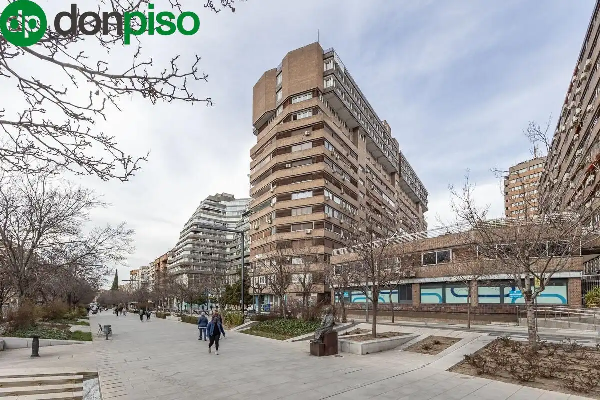Exterior view of Flat for sale in Granada  with Air Conditioner, Heating and Terrace