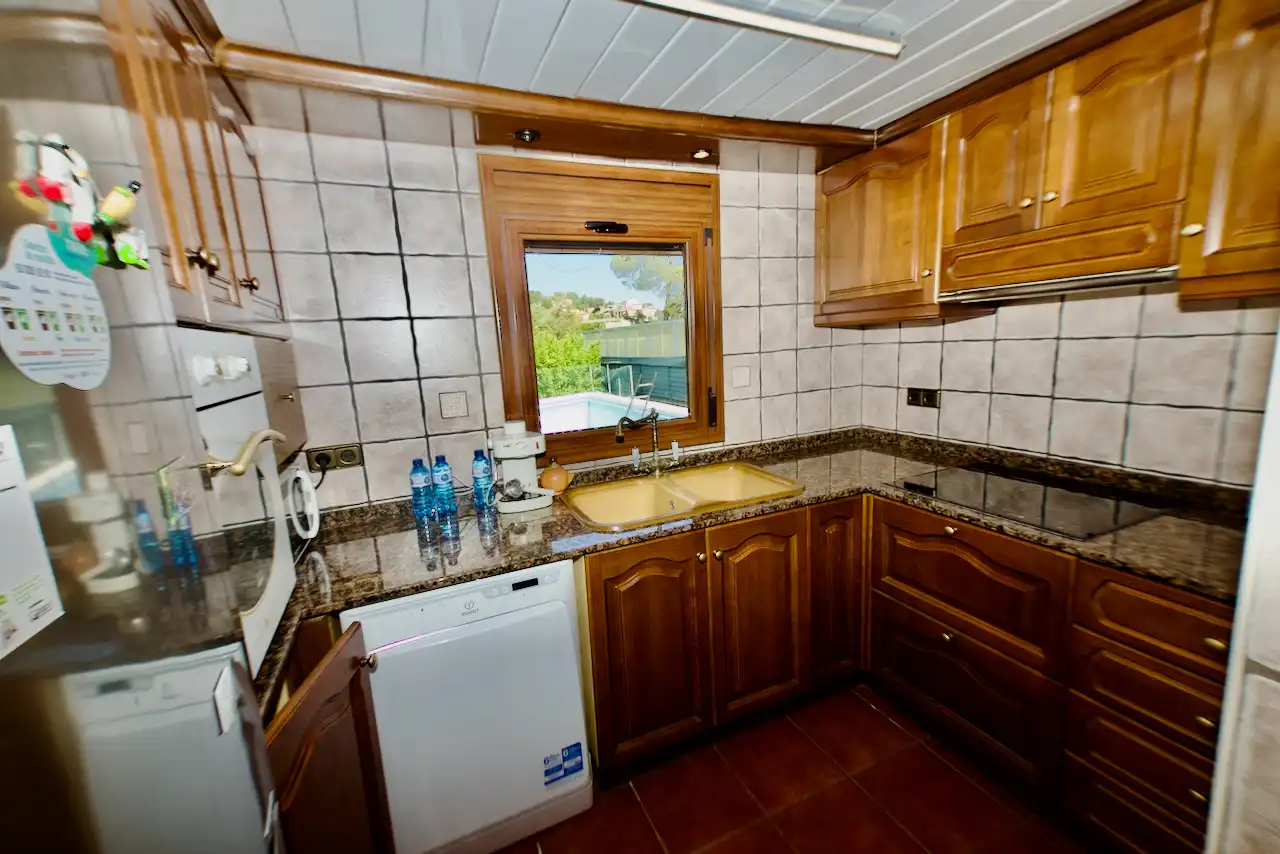Cuina de Casa o xalet en venda en Vacarisses amb Jardí privat, Traster i Piscina