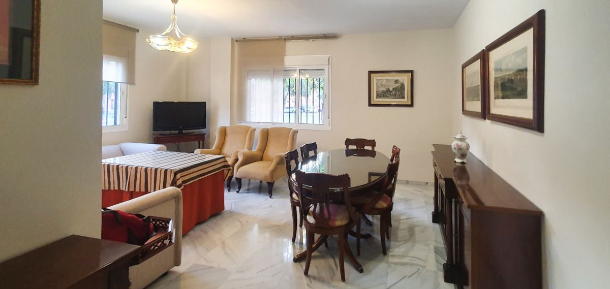 Dining room of Flat to rent in  Sevilla Capital  with Air Conditioner, Heating and Community pool