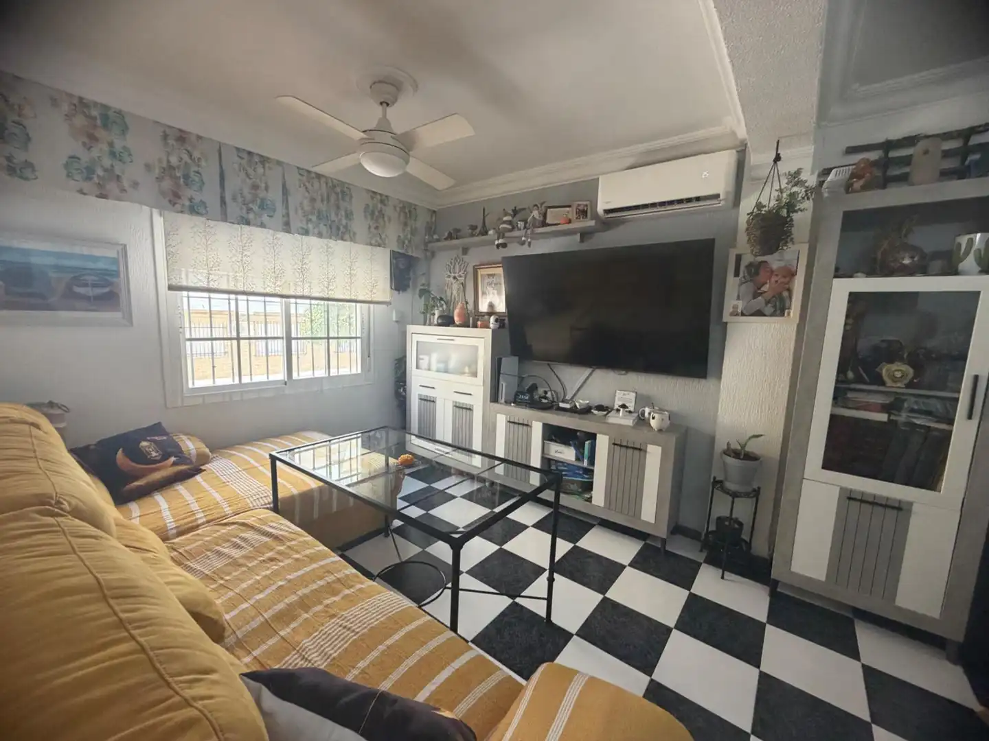 Sala de estar de Planta baja en venta en Huelva con Amueblado
