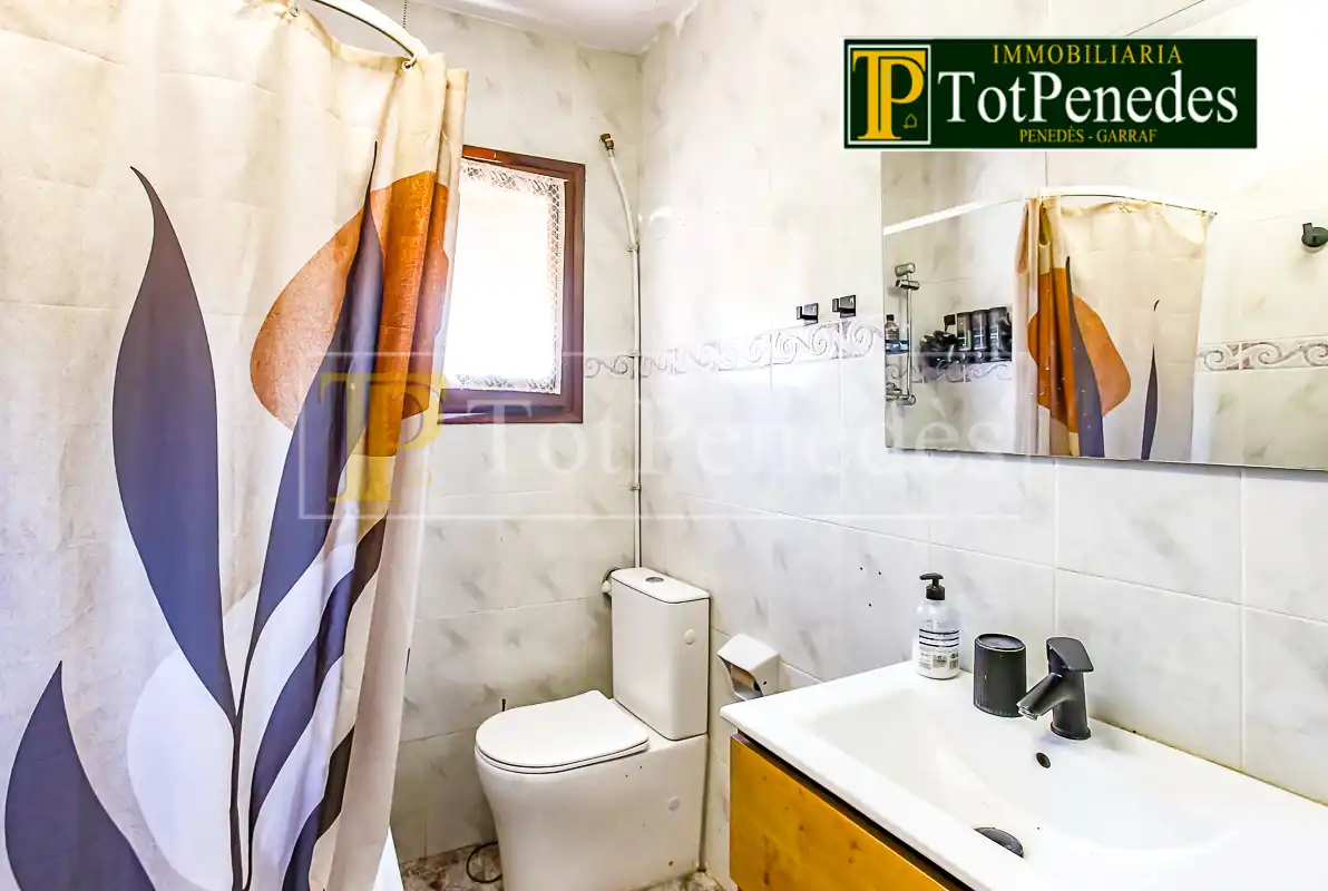 Badezimmer von Haus oder Chalet zum Verkauf in Querol mit Heizung, Privatgarten und Abstellraum