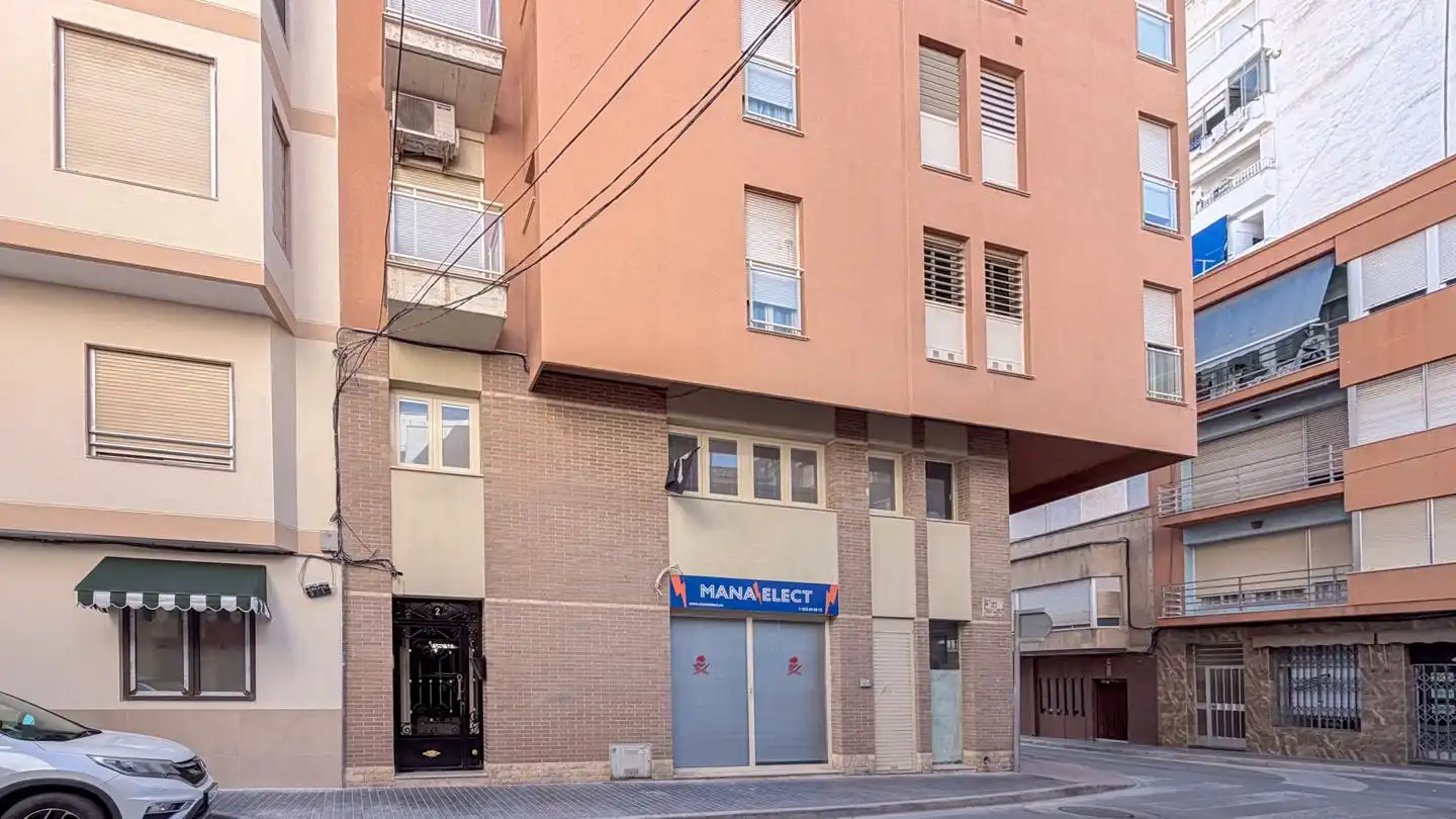 Außenansicht von Maisonette zum Verkauf in Santa Pola mit Klimaanlage, Terrasse und Möbliert