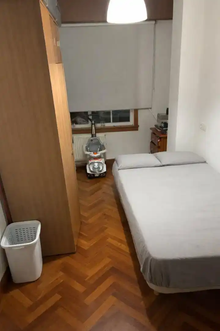 Habitación de Piso para compartir en Cambre  con Parquet y Amueblado