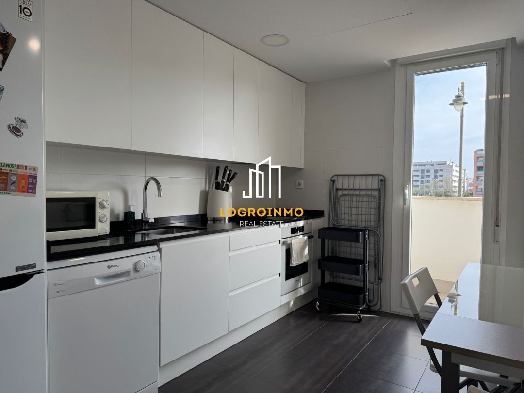 Kitchen of Flat for sale in  Logroño  with Air Conditioner, Heating and Terrace