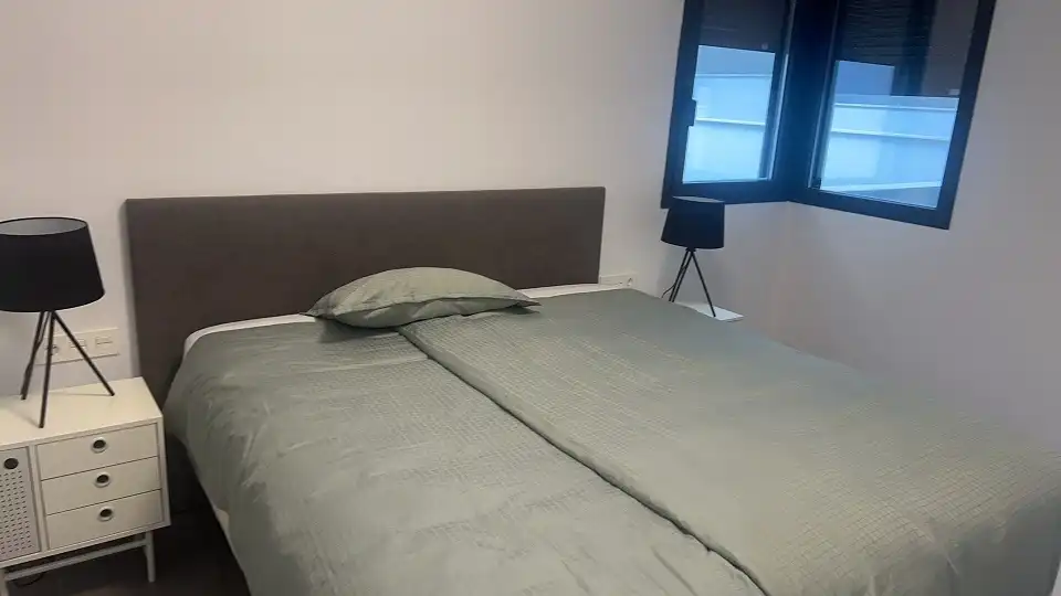 Habitación de Apartamento de alquiler en Santa Pola con Aire acondicionado, Amueblado y Balcón