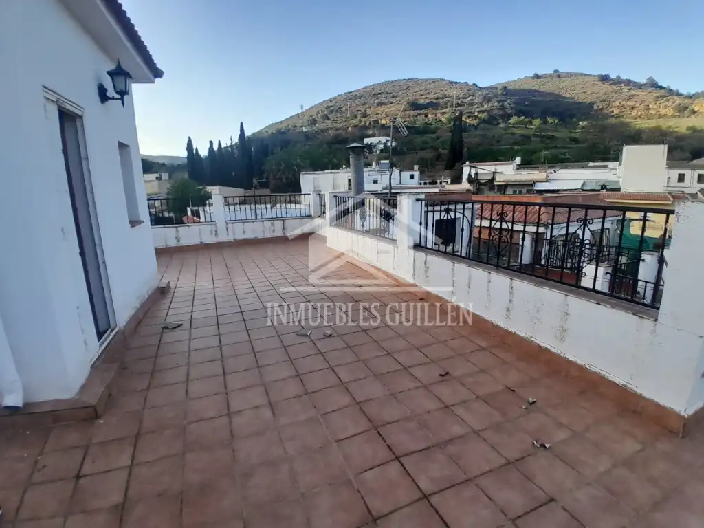 Vista exterior de Casa o chalet en venta en Turón con Terraza, Trastero y Amueblado
