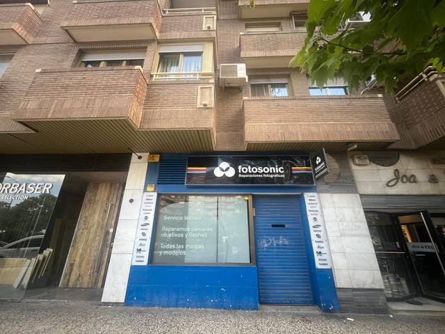 Local comercial en Alquiler en Avenida de Cesáreo Alierta, 47 en La Granja