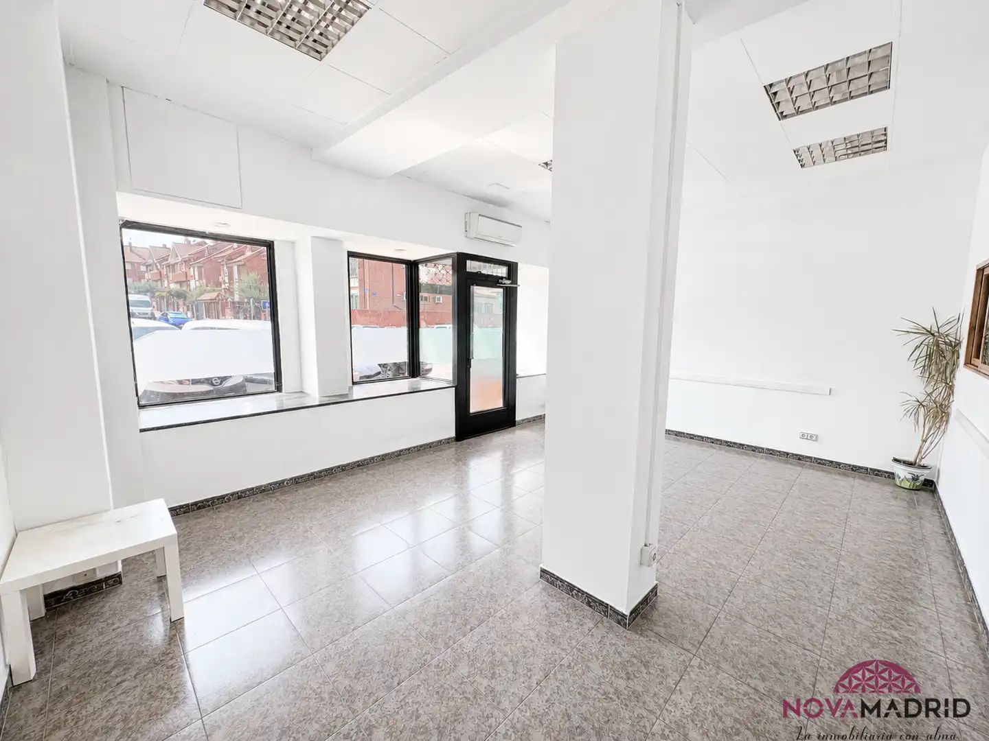 Commercial properties for sale in Fuenlabrada  with Air Conditioner