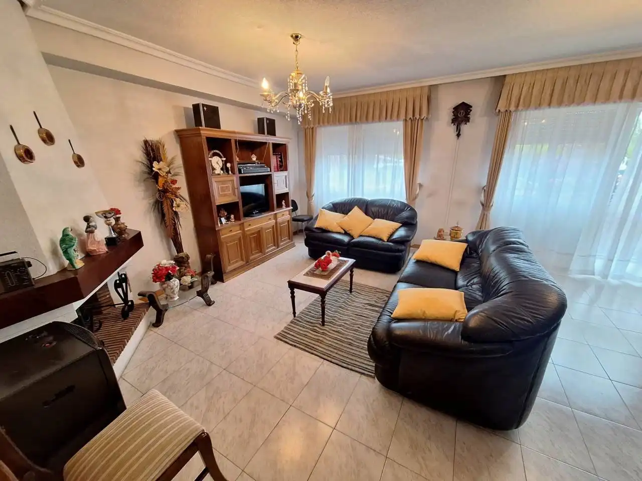 Sala d'estar de Casa adosada en venda en Fuenlabrada amb Calefacció i Jardí privat