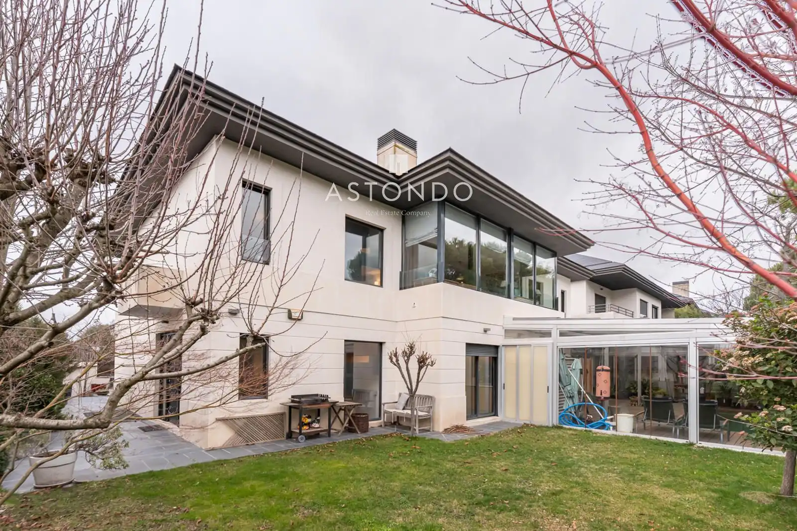 Vista exterior de Casa o xalet en venda en Boadilla del Monte amb Aire condicionat, Calefacció i Terrassa