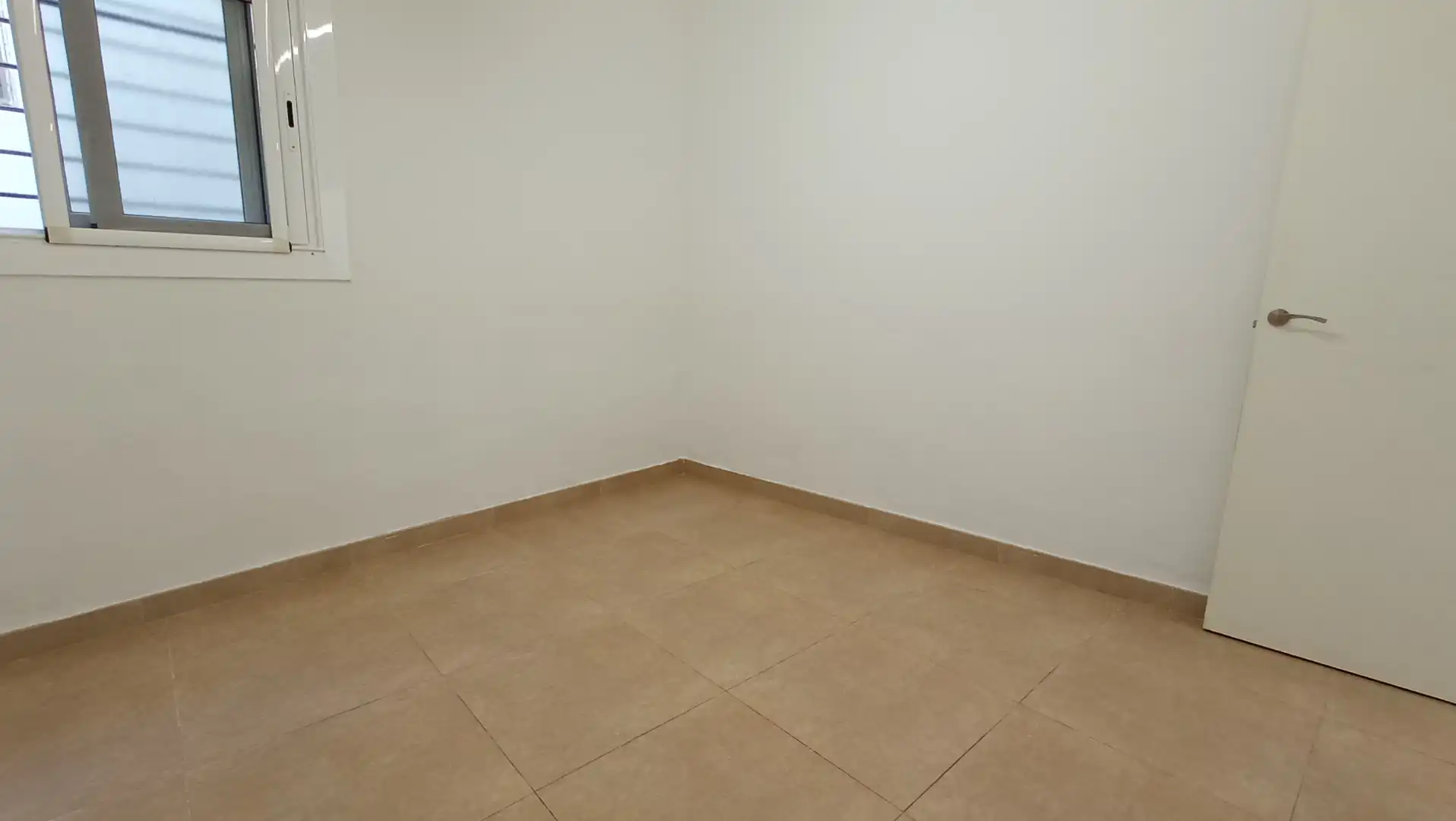 Commercial properties for rent in Plaça de l'Alzina, Pubilla Cases