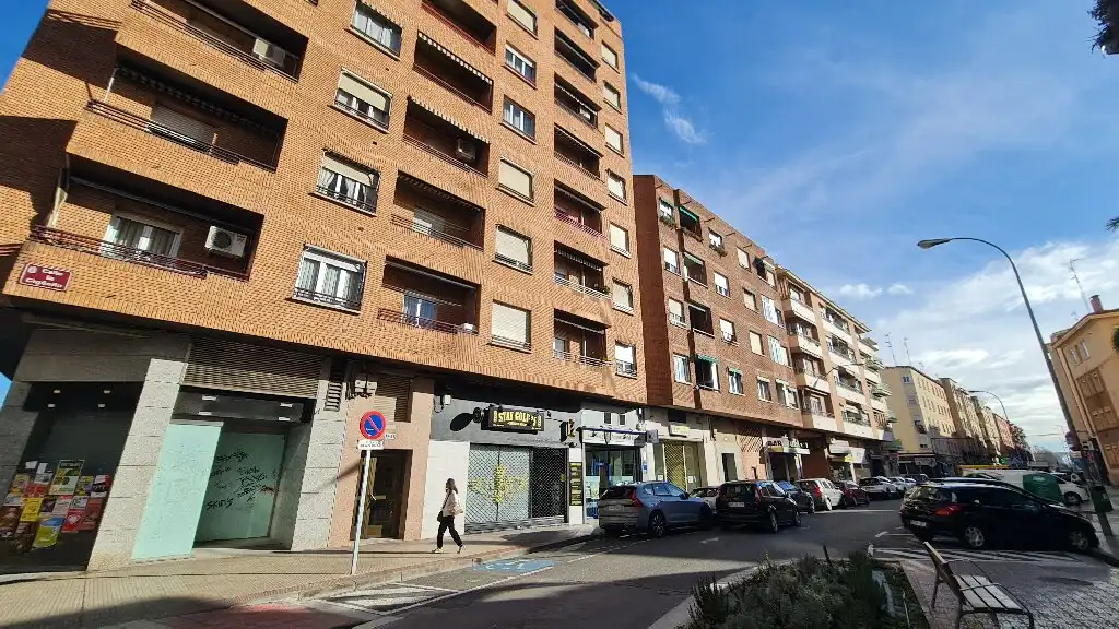 Außenansicht von Geschaftsraum zur Miete in  Logroño