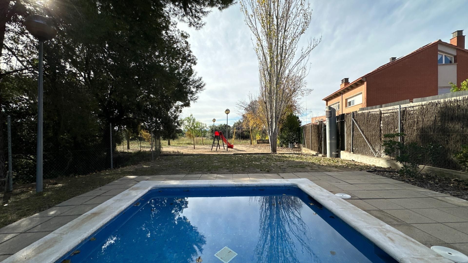Piscina de Casa adosada de alquiler en Viladecavalls con Calefacción, Jardín privado y Terraza