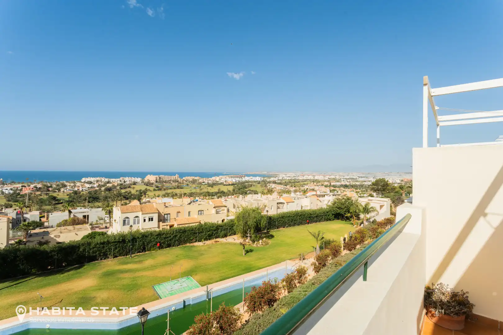 Vista exterior de Apartamento en venta en El Ejido con Terraza, Amueblado y Horno