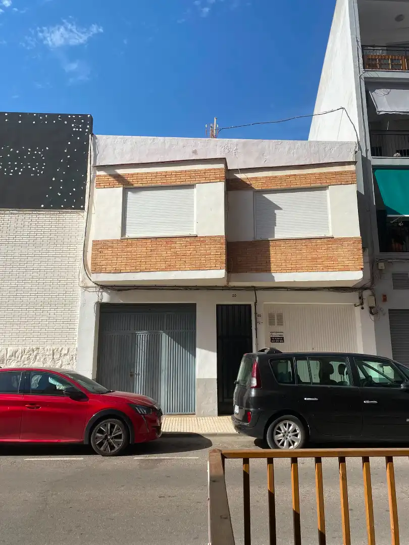 Casa con terraza en venta en Carrer del Cronista Muntaner 34